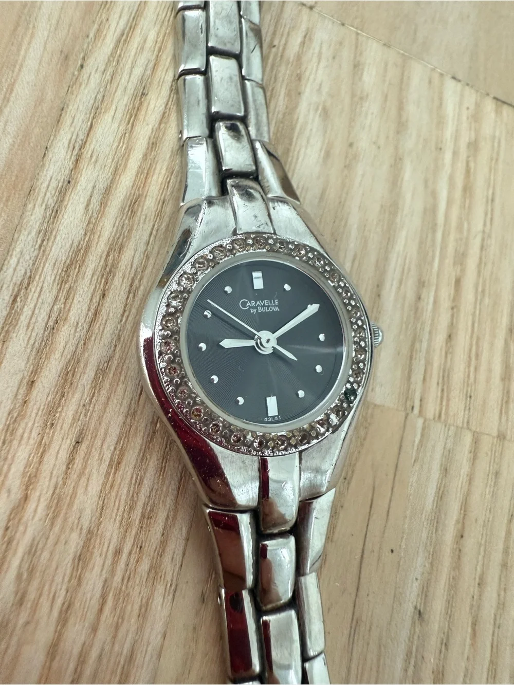 Caravelle by Bulova ladies silver tone watch NEW BATTERY